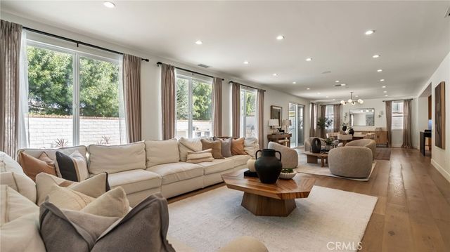 29340 Via Milagro, Valencia, CA 91354
