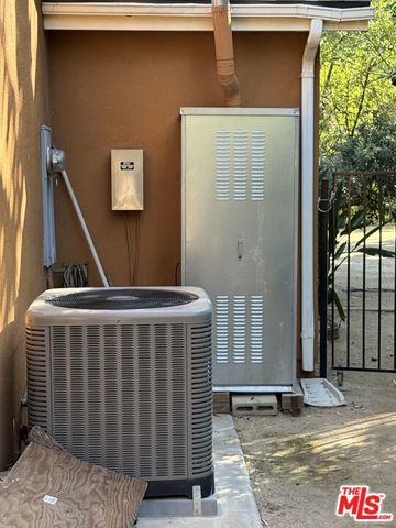 4840 Adele Court, Woodland Hills (los Angeles), CA 91364