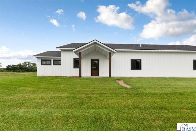 541 Smith Street, Kasota, MN 56050