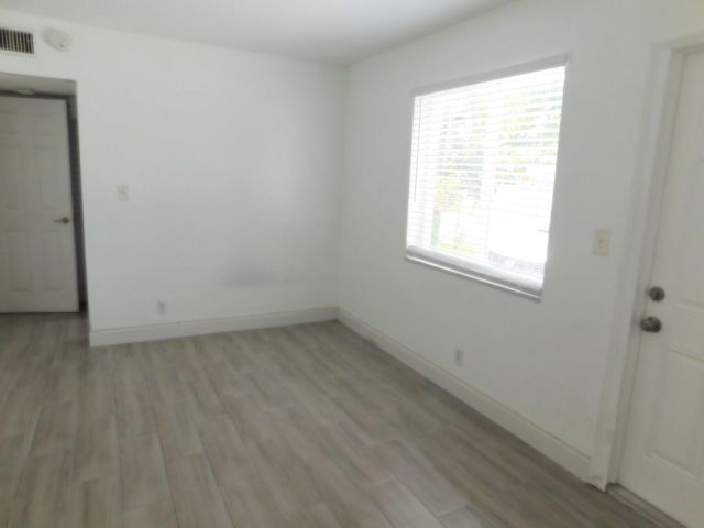 825 NE 6th Street 3, Fort Lauderdale, FL 33304