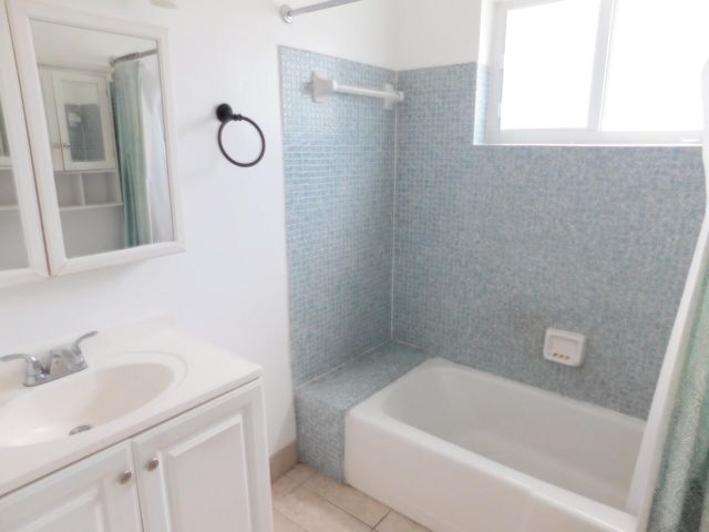 825 NE 6th Street 3, Fort Lauderdale, FL 33304