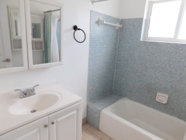 825 NE 6th Street 3, Fort Lauderdale, FL 33304