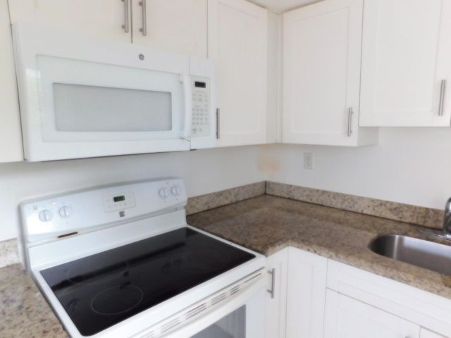825 NE 6th Street 3, Fort Lauderdale, FL 33304