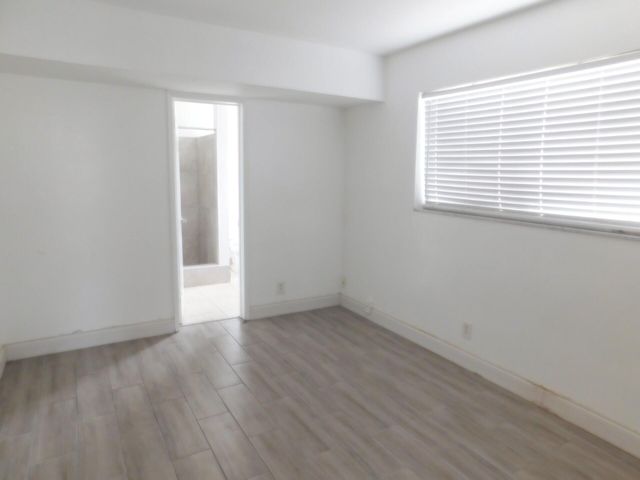 825 NE 6th Street 3, Fort Lauderdale, FL 33304