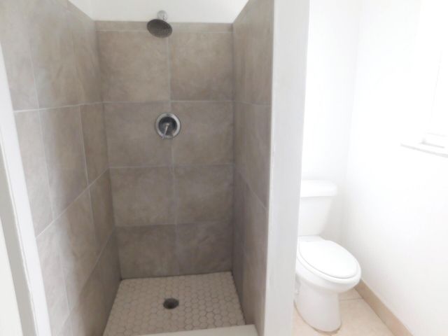 825 NE 6th Street 3, Fort Lauderdale, FL 33304