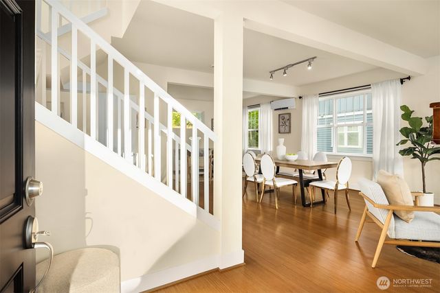 1748 25th Walk NE, Issaquah, WA 98029