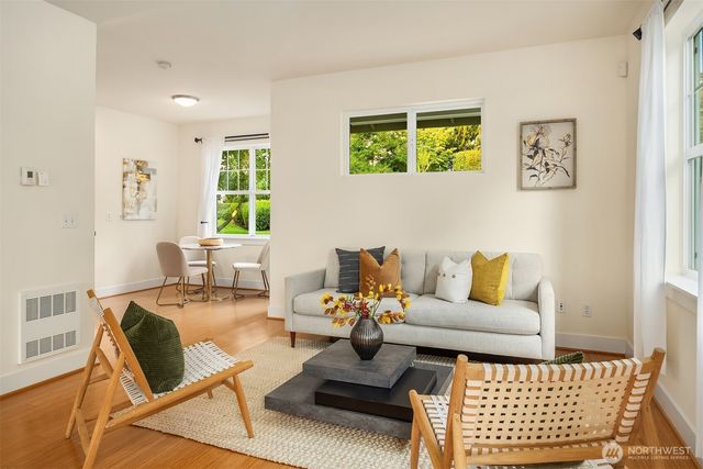 1748 25th Walk NE, Issaquah, WA 98029