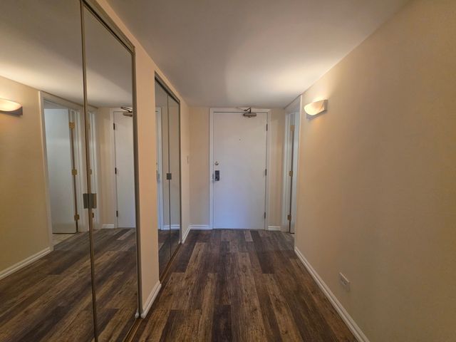 375 Plum Creek Drive 103, Wheeling, IL 60090