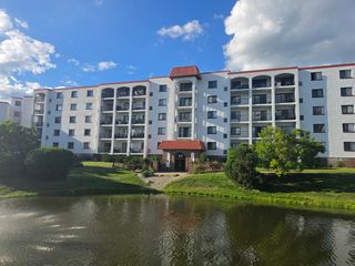 375 Plum Creek Drive 103, Wheeling, IL 60090