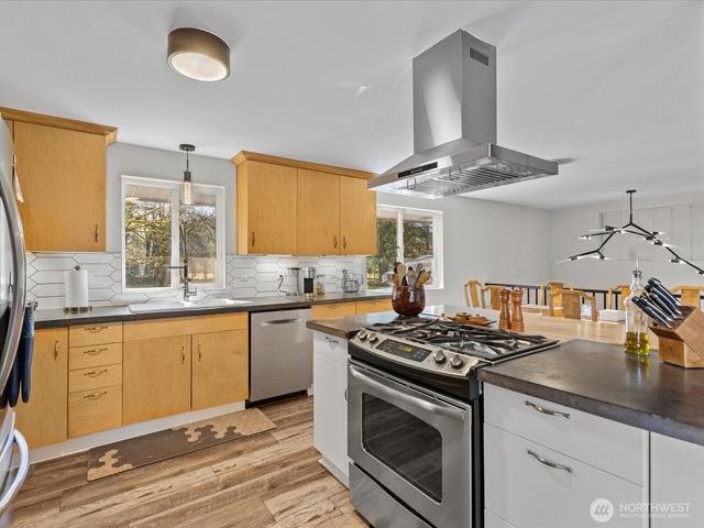 12020 W Engebretsen Road, Granite Falls, WA 98252