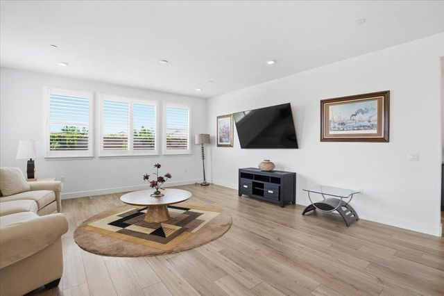 8317 Evans Tree Dr, Roseville, CA 95747
