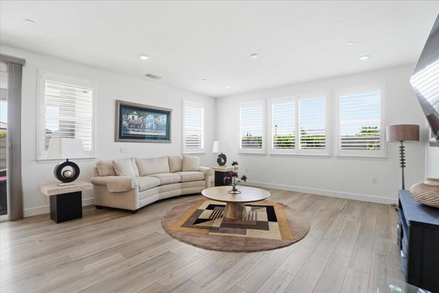 8317 Evans Tree Dr, Roseville, CA 95747