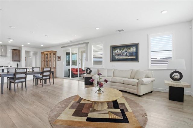 8317 Evans Tree Dr, Roseville, CA 95747