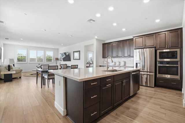 8317 Evans Tree Dr, Roseville, CA 95747