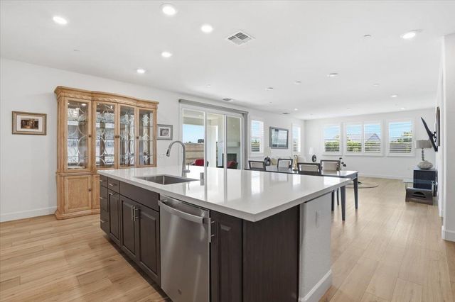 8317 Evans Tree Dr, Roseville, CA 95747