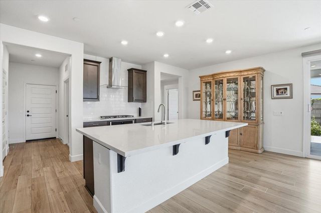 8317 Evans Tree Dr, Roseville, CA 95747