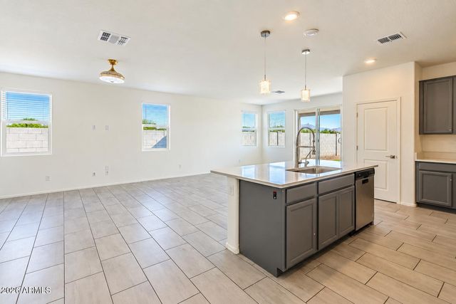 2435 W Kowalsky Lane, Phoenix, AZ 85041