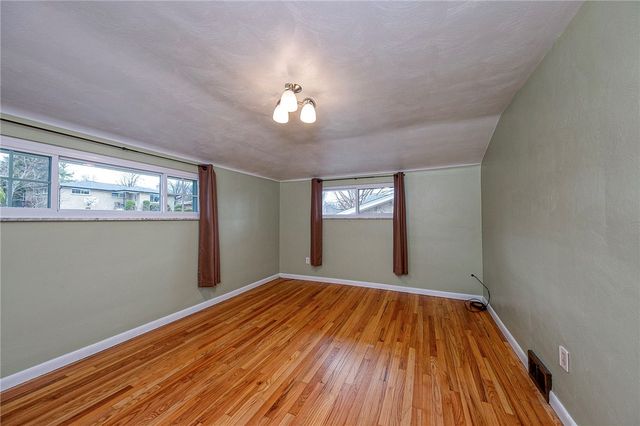 4798 Oakridge Dr., Whitehall, PA 15227