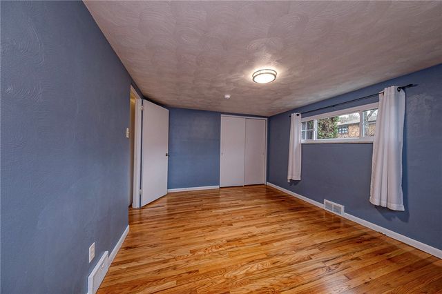 4798 Oakridge Dr., Whitehall, PA 15227