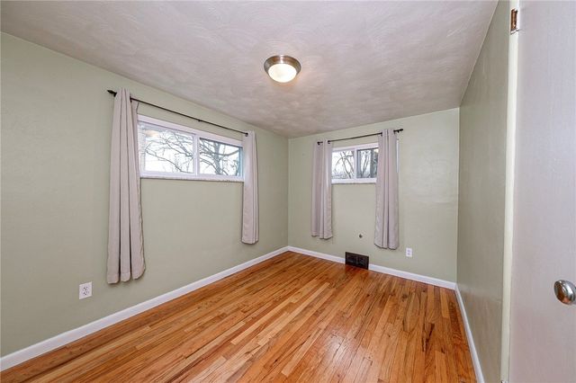 4798 Oakridge Dr., Whitehall, PA 15227