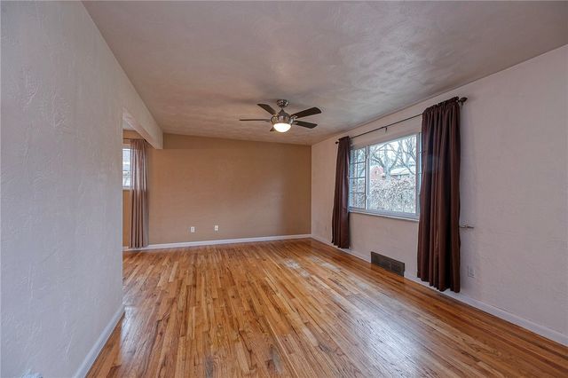 4798 Oakridge Dr., Whitehall, PA 15227