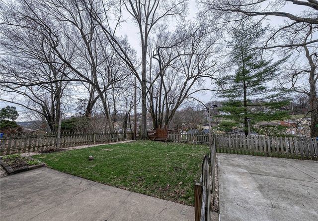 4798 Oakridge Dr., Whitehall, PA 15227