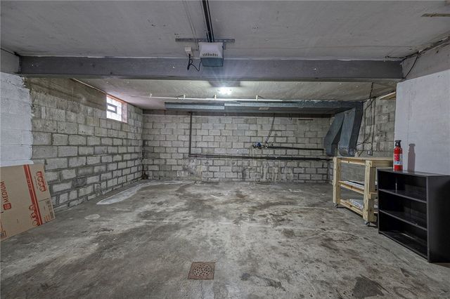 4798 Oakridge Dr., Whitehall, PA 15227