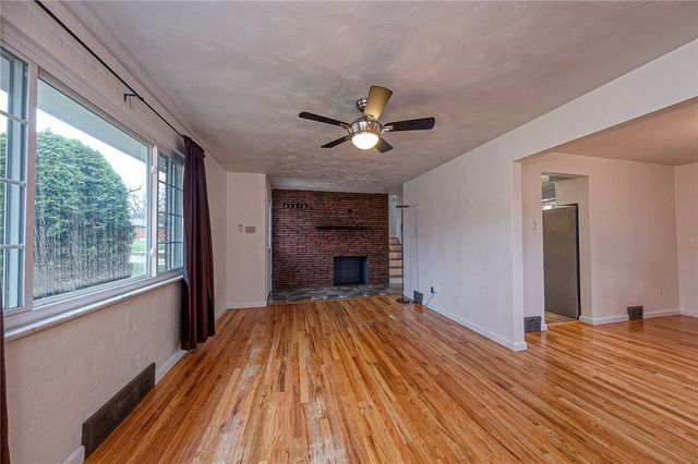 4798 Oakridge Dr., Whitehall, PA 15227