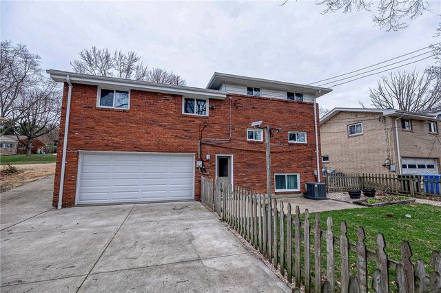 4798 Oakridge Dr., Whitehall, PA 15227