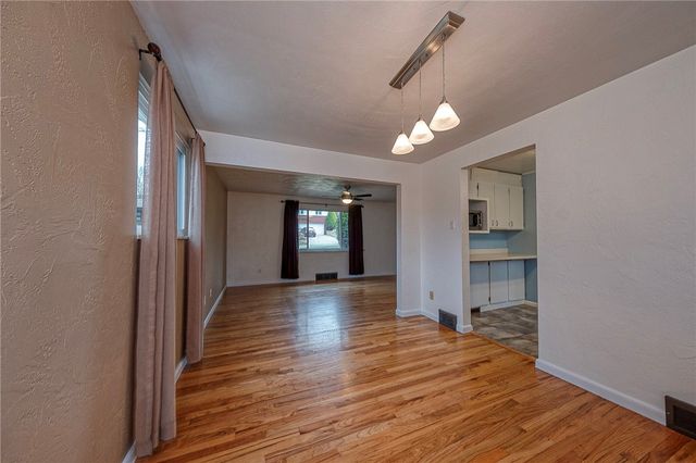 4798 Oakridge Dr., Whitehall, PA 15227