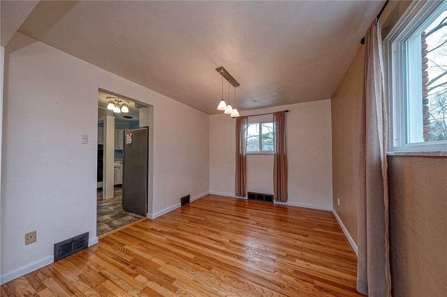 4798 Oakridge Dr., Whitehall, PA 15227