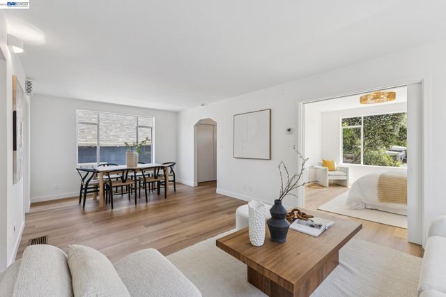 1219 Pearl St, Alameda, CA 94501