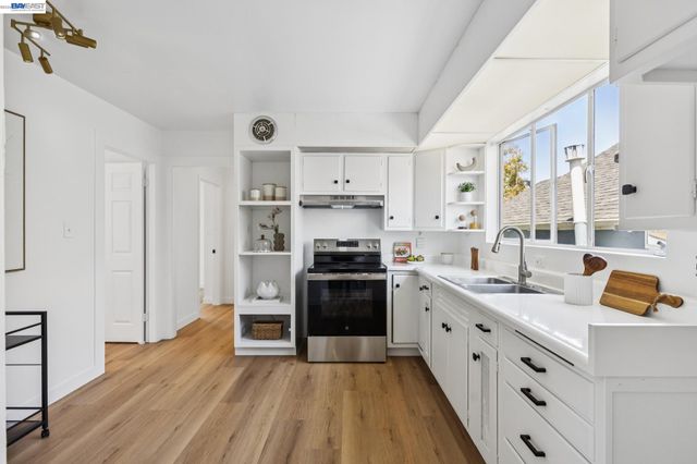 1219 Pearl St, Alameda, CA 94501