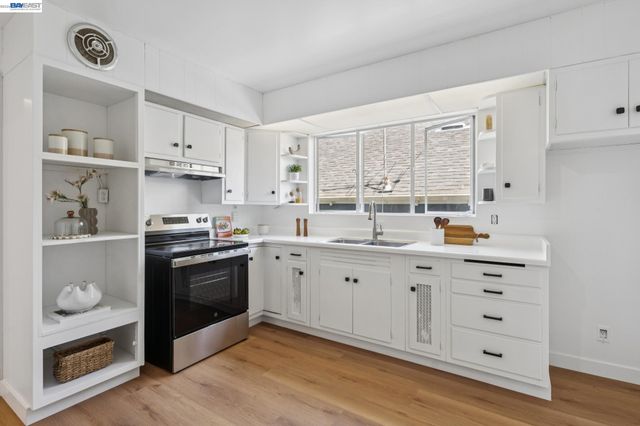 1219 Pearl St, Alameda, CA 94501