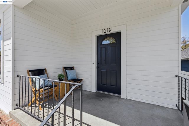 1219 Pearl St, Alameda, CA 94501