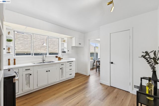 1219 Pearl St, Alameda, CA 94501