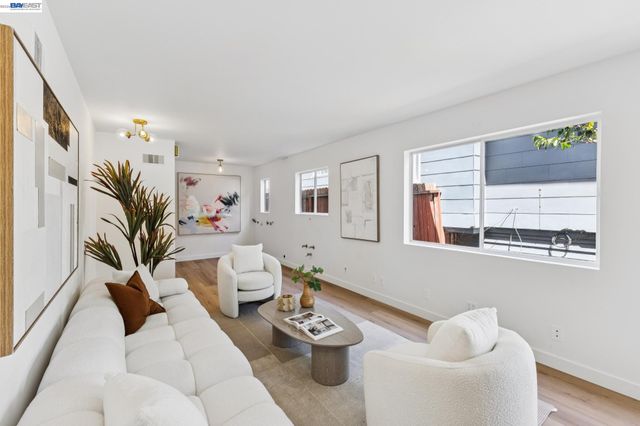 1219 Pearl St, Alameda, CA 94501