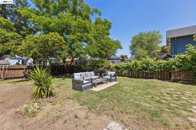 1219 Pearl St, Alameda, CA 94501