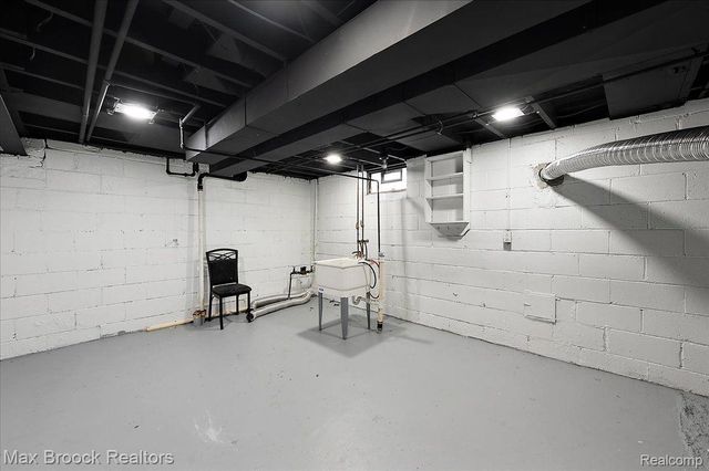 21392 BETHLAWN Boulevard, Royal Oak Twp, MI 48220