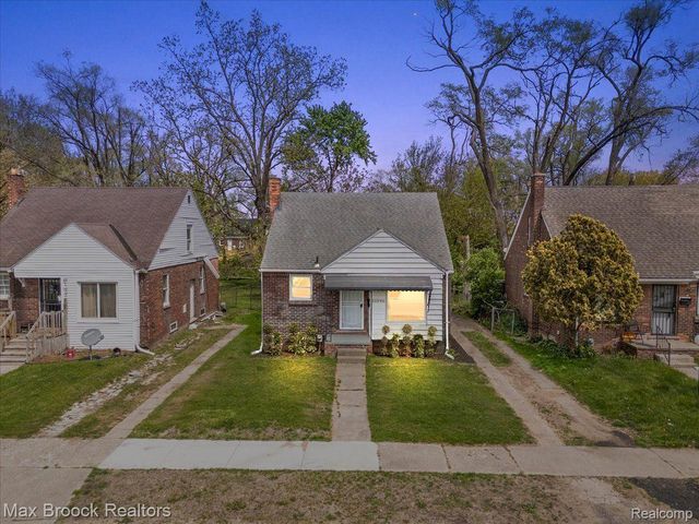 21392 BETHLAWN Boulevard, Royal Oak Twp, MI 48220