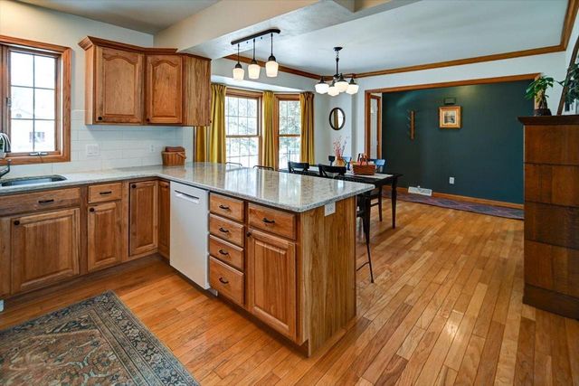 1275 McMahon Drive, Sun Prairie, WI 53590