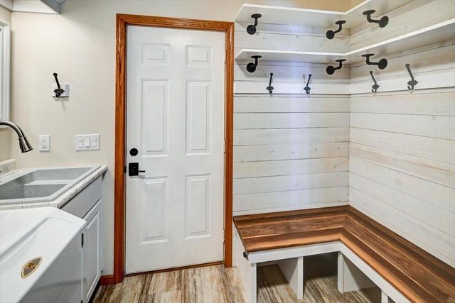 1275 McMahon Drive, Sun Prairie, WI 53590