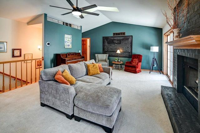 1275 McMahon Drive, Sun Prairie, WI 53590