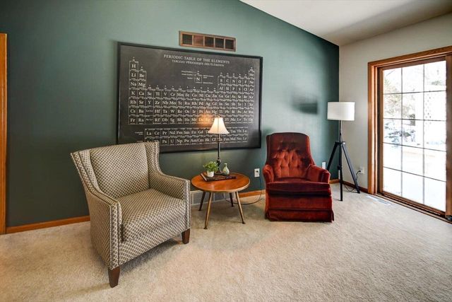 1275 McMahon Drive, Sun Prairie, WI 53590