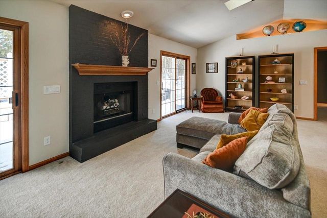 1275 McMahon Drive, Sun Prairie, WI 53590