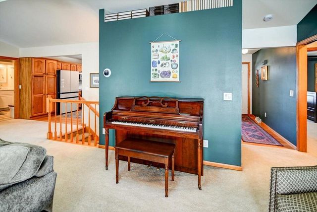 1275 McMahon Drive, Sun Prairie, WI 53590