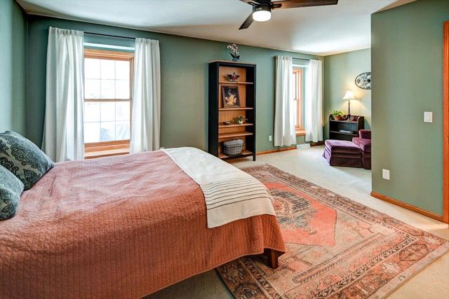 1275 McMahon Drive, Sun Prairie, WI 53590