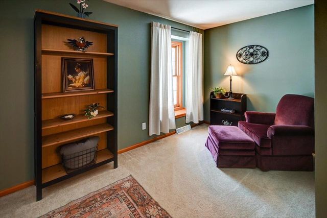 1275 McMahon Drive, Sun Prairie, WI 53590