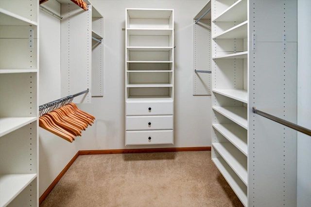 1275 McMahon Drive, Sun Prairie, WI 53590