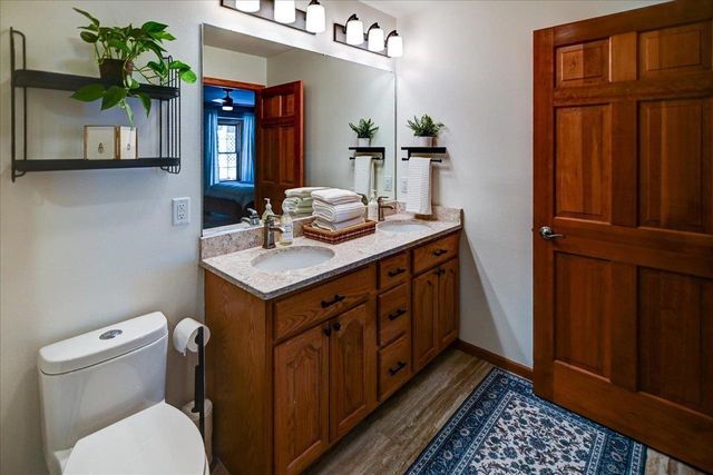 1275 McMahon Drive, Sun Prairie, WI 53590